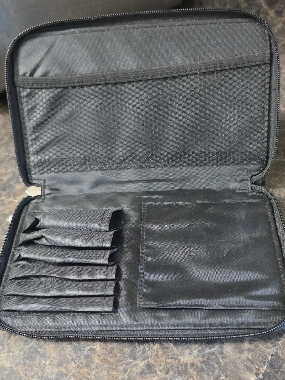 It Cosmetics Black & Silver Travel Brushes Case For Ulta